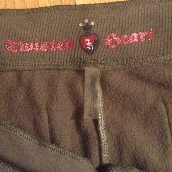 Twisted Heart green sweatpants in juniors size XL - Picture 2 of 4